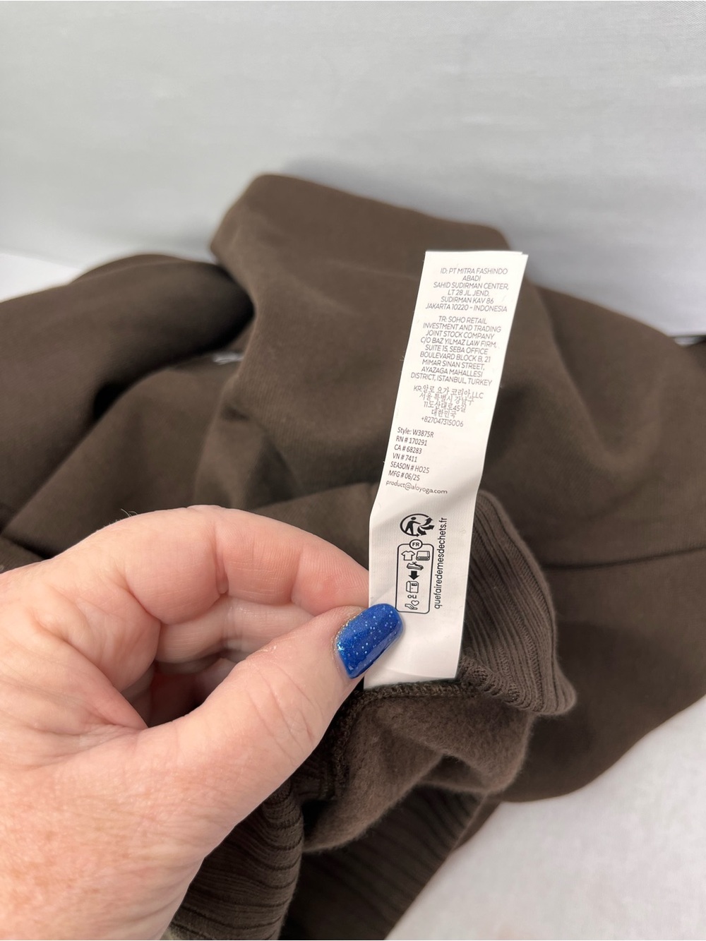ALO Yoga Ribbed Cropped Pullover in Espresso - Picture 8 of 8